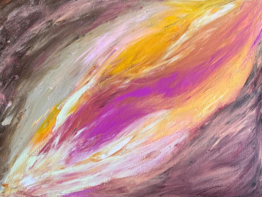 Abstraktes Gemälde mit einem diagonalen, flammenartigen Schwung in Gold, Orange und Magenta mit weißen Lichtern vor einem dämmrigen Malvenviolett und Grau.