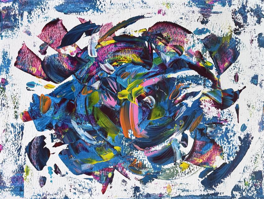 Dichtes abstraktes Gemälde einer wirbelnden Masse in tiefem Blau, Magenta, Rosa und Gelb, gerahmt von unbemaltem weißem Papier mit rauen blauen Zeichen an den Rändern.
