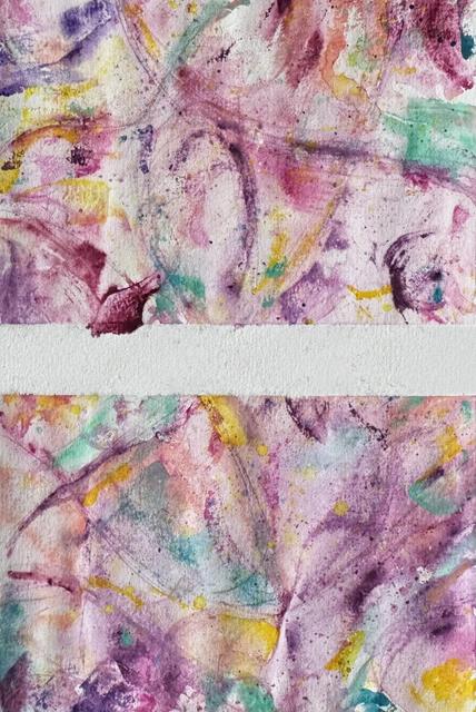 Strukturiertes Aquarell in Rosa, Violett, Gelb und Türkis, geteilt durch ein waagerechtes Band aus unbemaltem Papier.