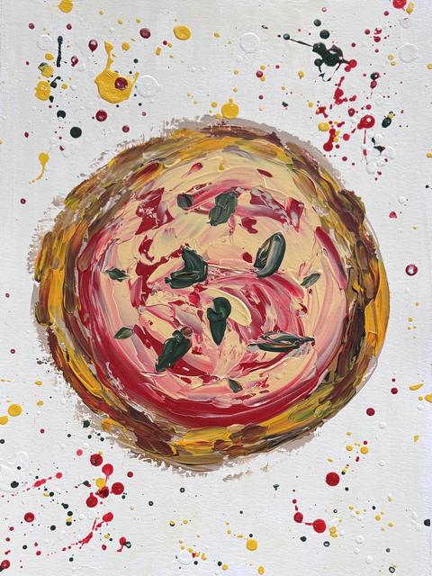 Gemälde einer runden, dick geschichteten Scheibe in Rot, Creme und Ocker mit dunkelgrünen, blattartigen Zeichen, wie eine Pizza, auf weißem Papier mit roten, gelben und grünen Spritzern.
