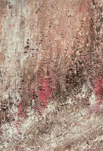 Reich strukturiertes abstraktes Gemälde in Rosé, Braun und Creme, mit leuchtend roten Flecken und kleinen erhabenen Tropfen aus Kaffeesatz-Farbe.